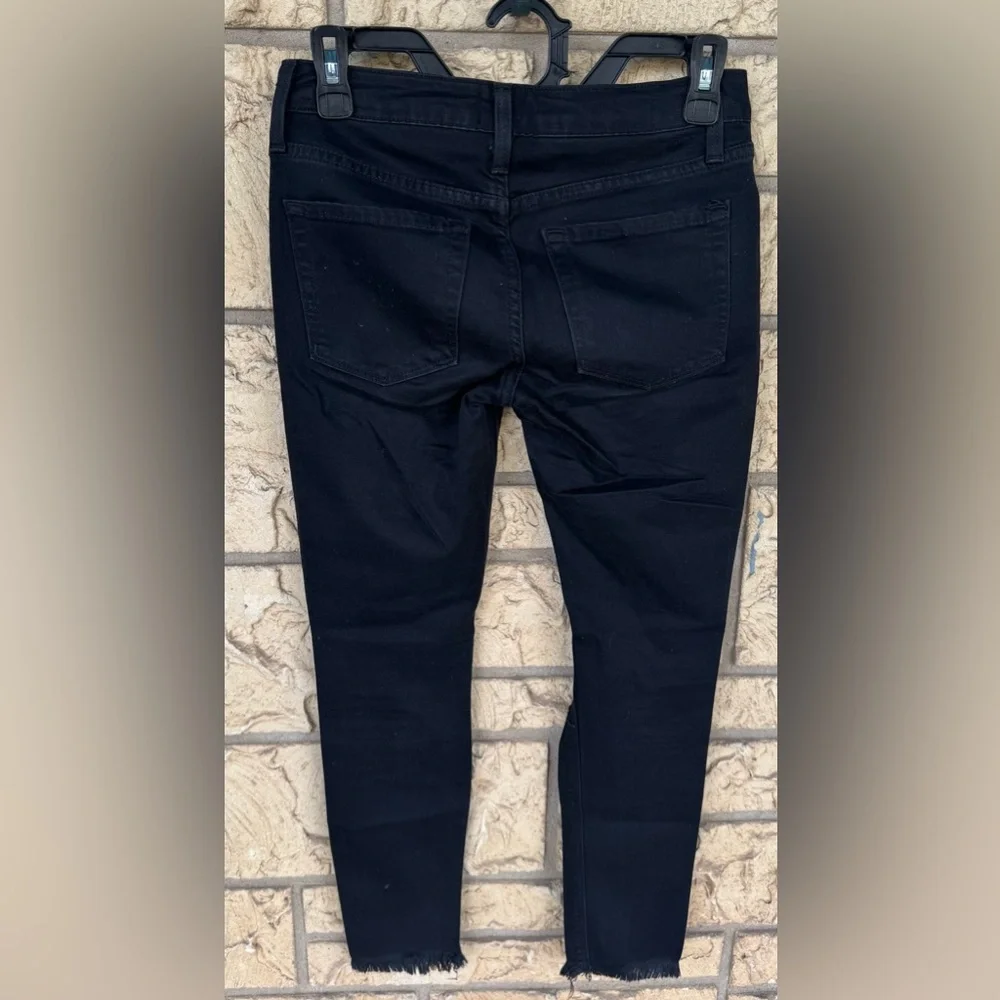 Just Black Denim Jeans Distressed Jeans comfy in style Size 25 Raw hem